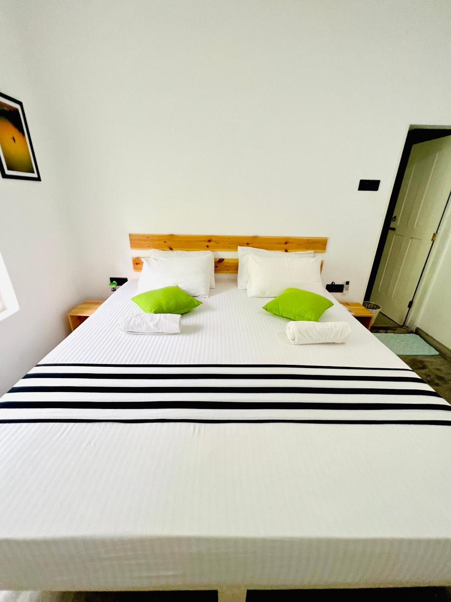 Mahagedara Dickwella Hotel Eksteriør billede